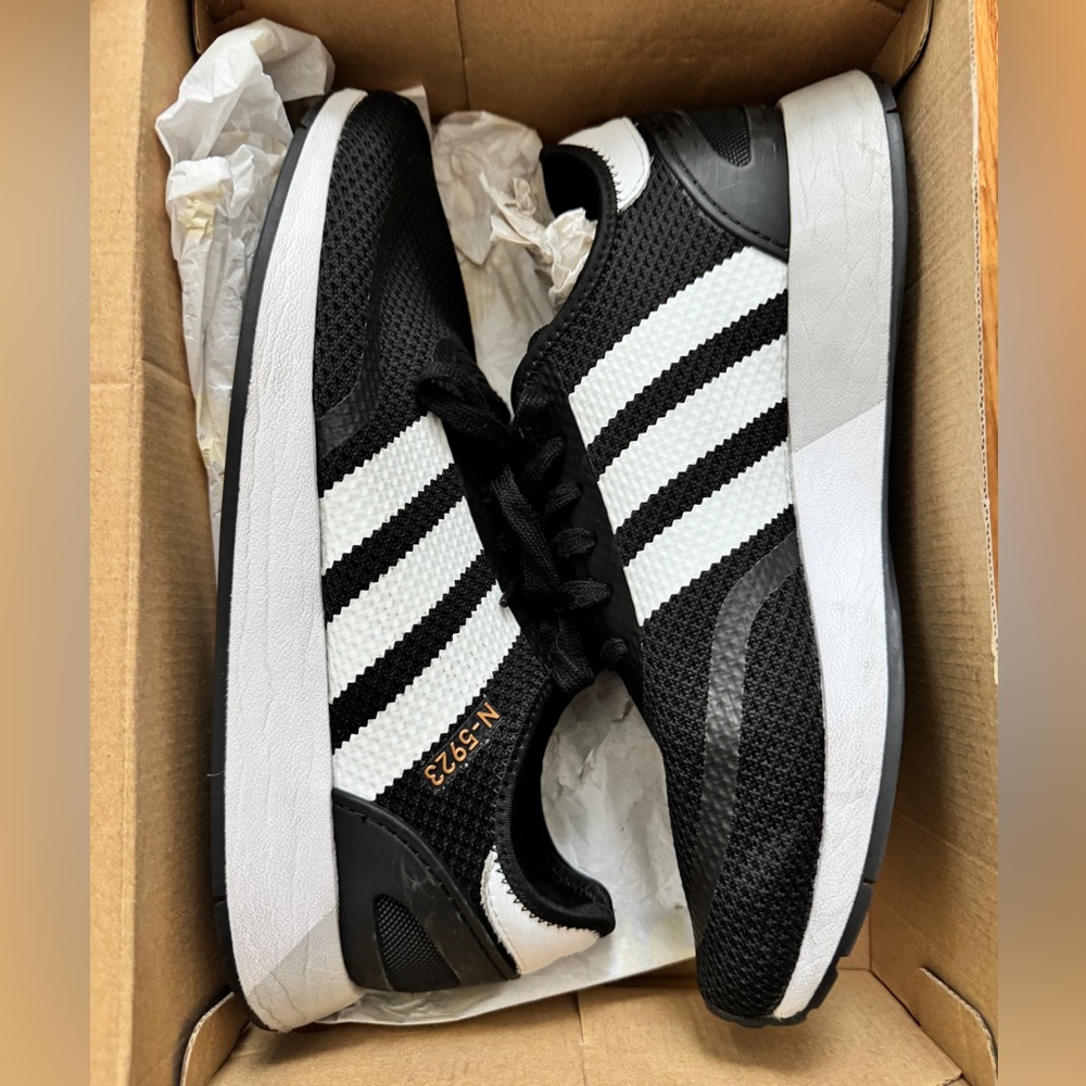 Black Adidas N-5923 size 10. Like new!